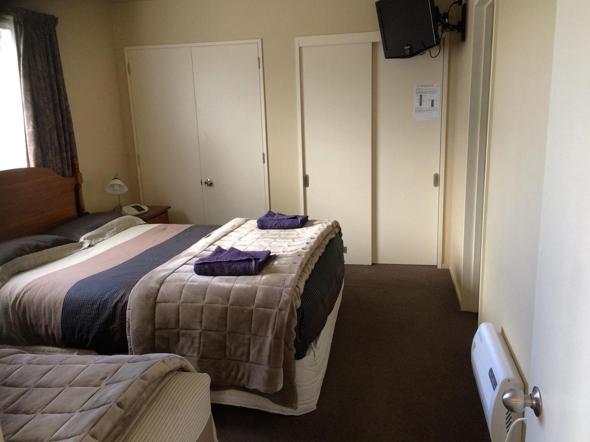 Cedar Chalets And Barkers Lodge Метвен Стая снимка