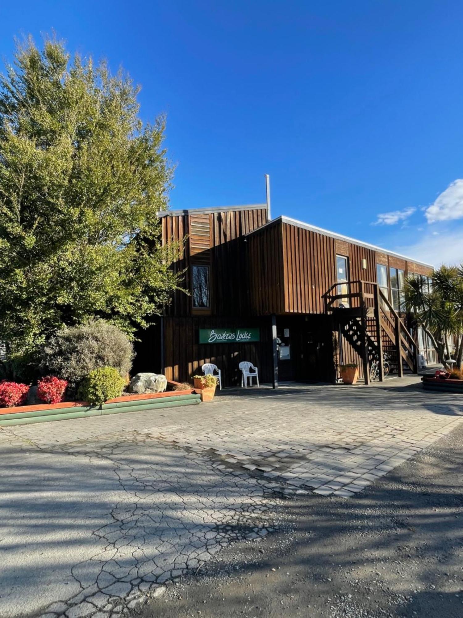 Cedar Chalets And Barkers Lodge Метвен Екстериор снимка