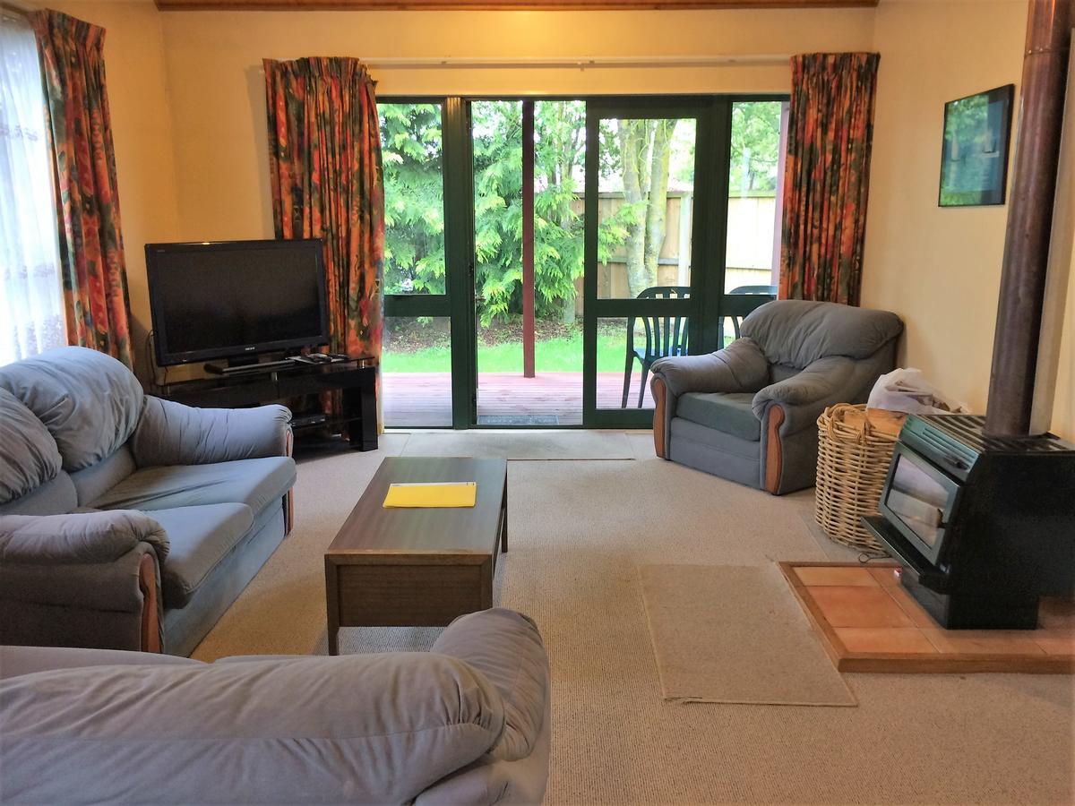 Cedar Chalets And Barkers Lodge Метвен Стая снимка