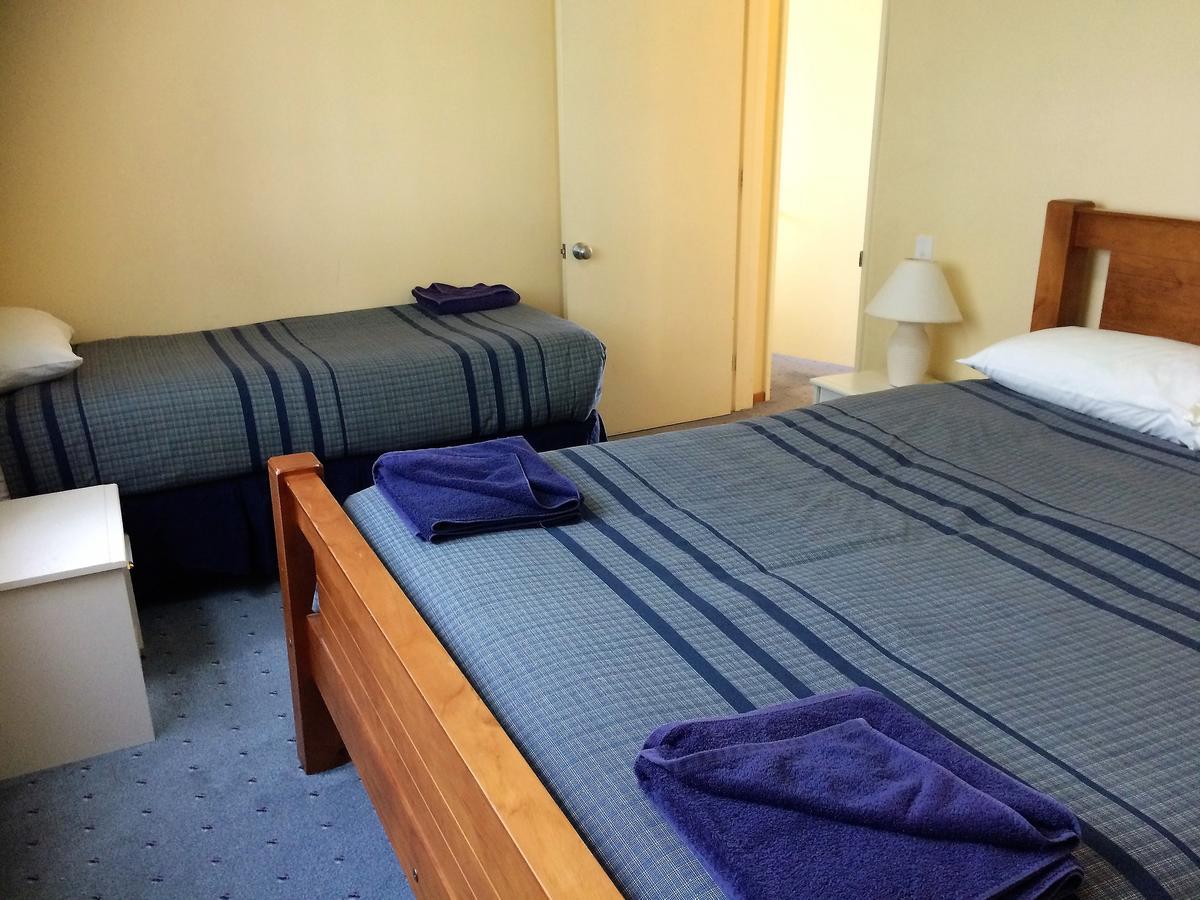 Cedar Chalets And Barkers Lodge Метвен Екстериор снимка